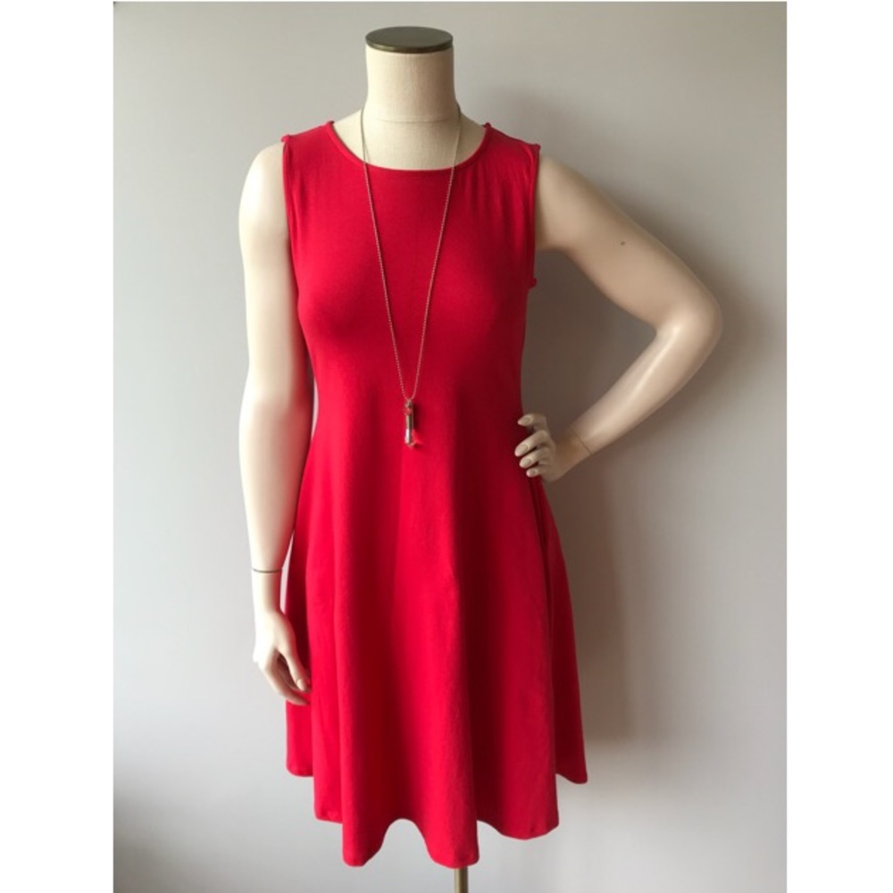 Red sleeveless dress